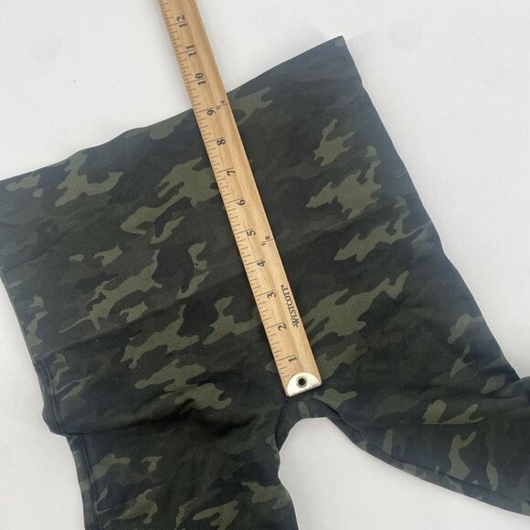 Spanx Size Large Look At Me Now Seamless Leggings Camo High Rise Pull On - Picture 8 of 9
